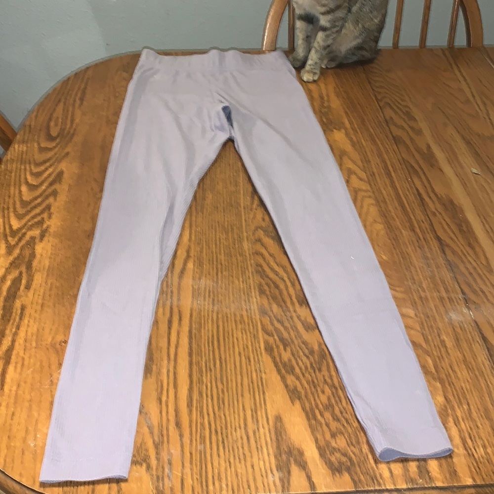 i’m selling purple leggings from old navy